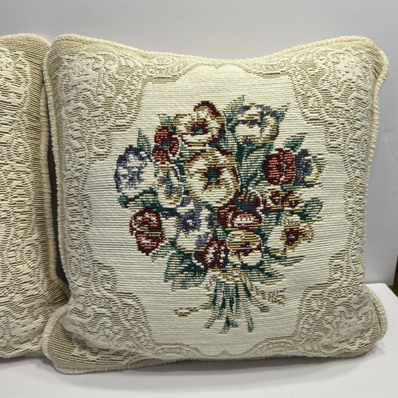 Set Of 2 Tapestry Accent Pillows 13” Square Lace Look Classic Floral Bouquet - Picture 2 of 6